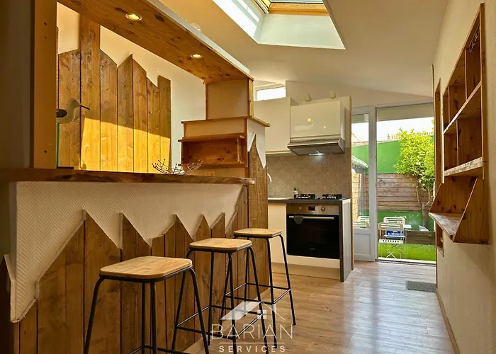 7min De La - Maison Typique - Cour Privative * Fouras