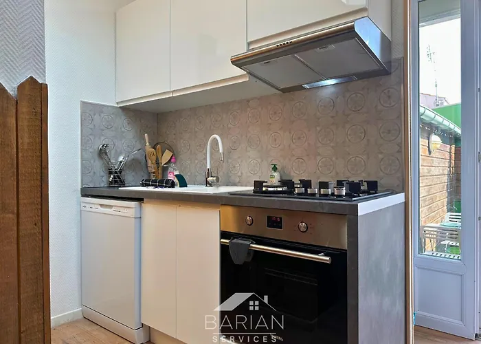 7min De La - Maison Typique - Cour Privative